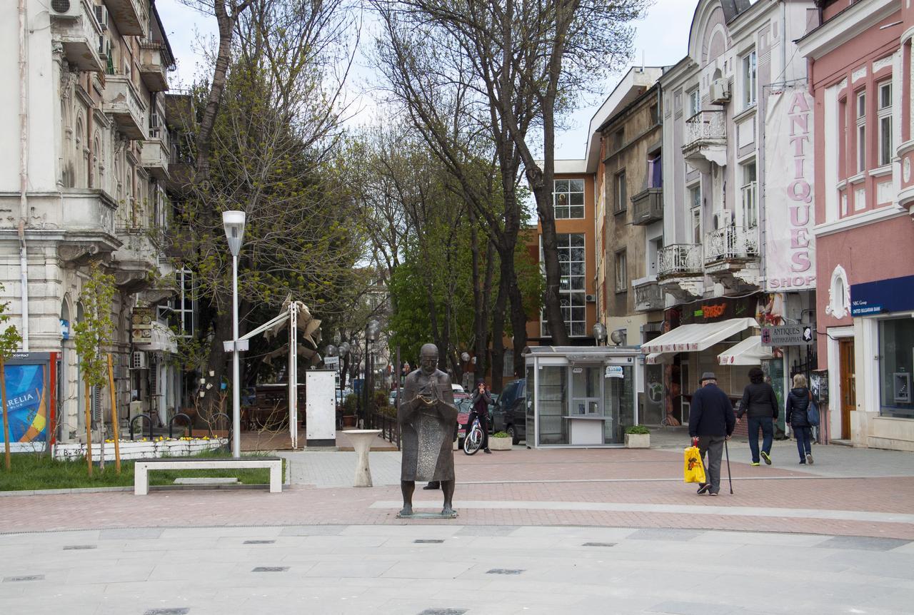 Gagarin House Hostel Varna Buitenkant foto