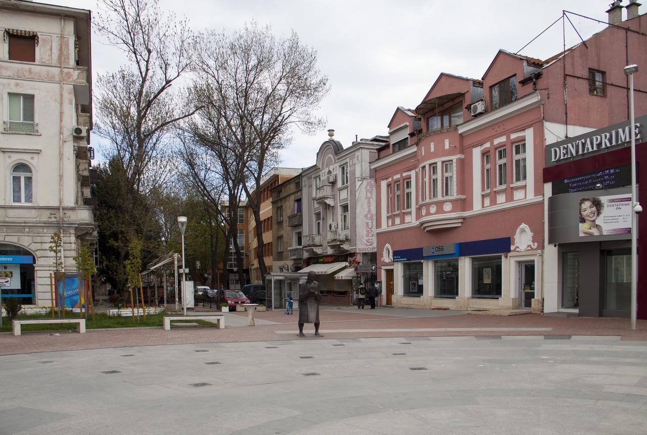 Gagarin House Hostel Varna Buitenkant foto